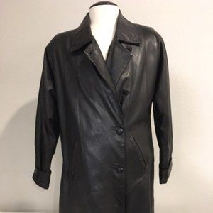 Women 100% imported leather coat excellent condition  gently used